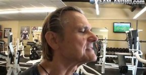 Tom platz trains legs with david hoffmann